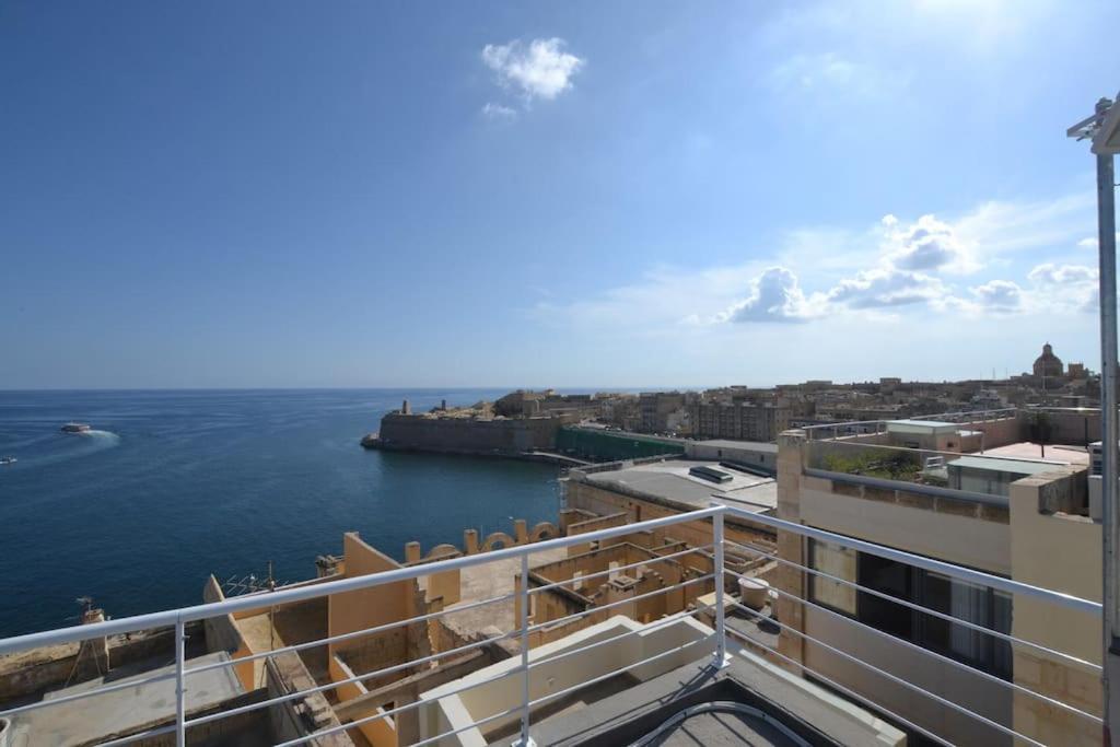 Vallettadreamsuites Groud Floor Shared Sea View Rooof Terrace Exteriör bild